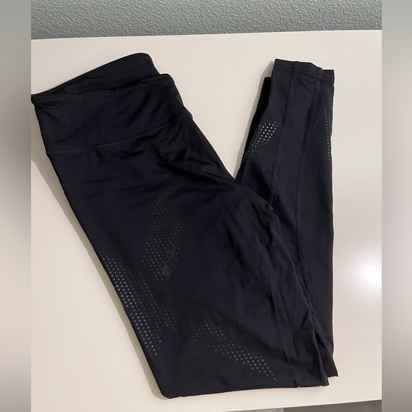 2XU compression tights - Picture 2 of 10